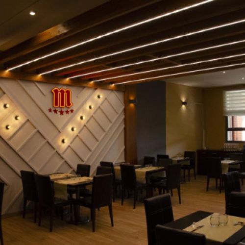 Vistas del comedor desde diferentes ángulos