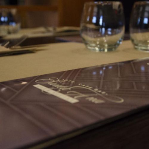 Primer plano de una de nuestras cartas